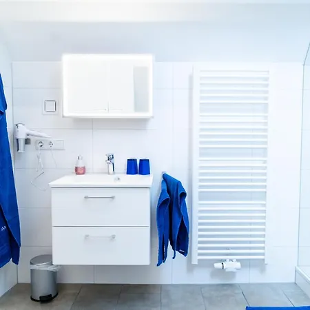 - - Wohnraum Auf Zeit Apartament *