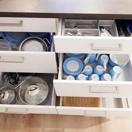 - - Wohnraum Auf Zeit Apartamento